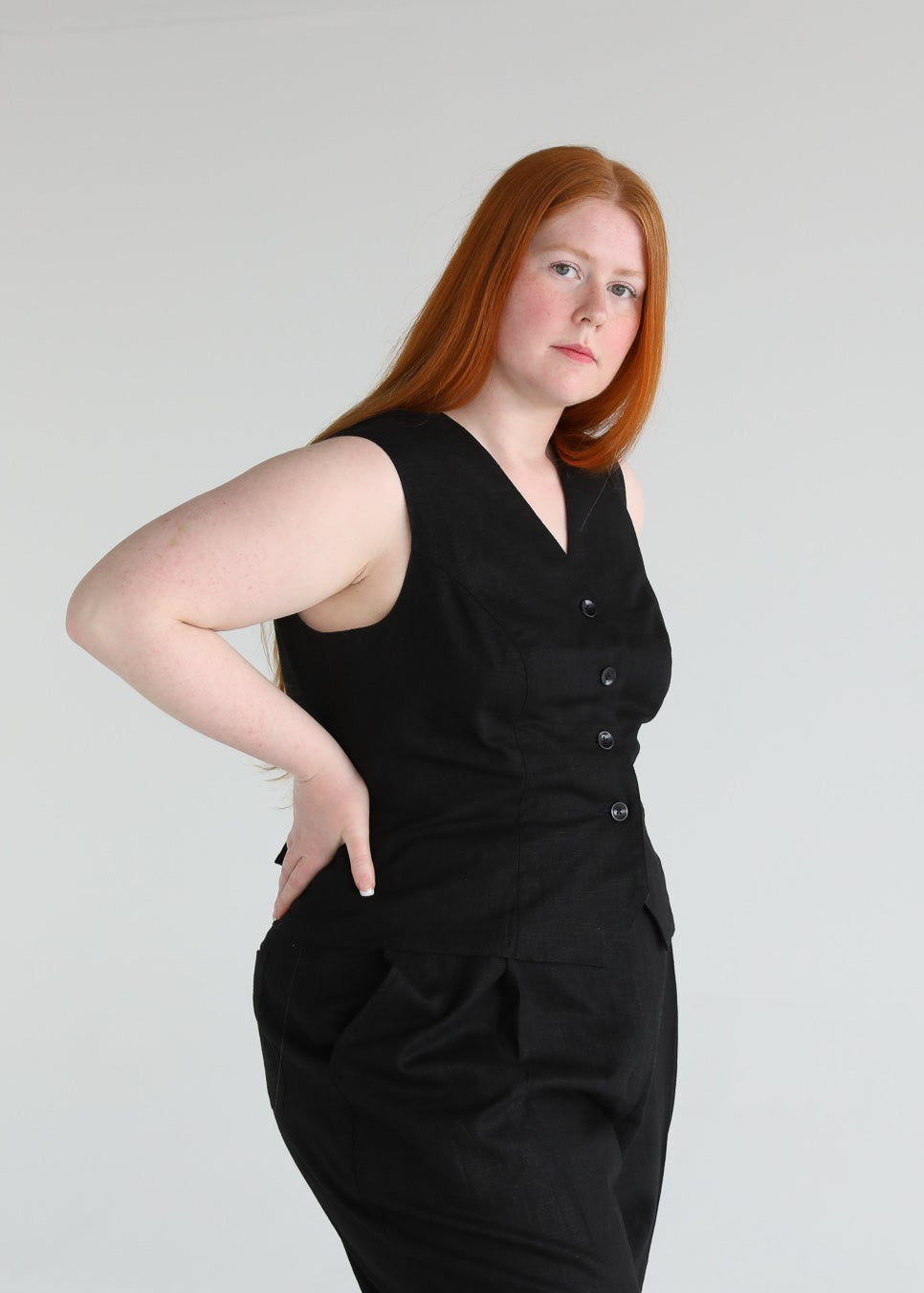 Avery waistcoat black size 18