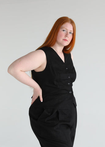 Avery waistcoat black size 18