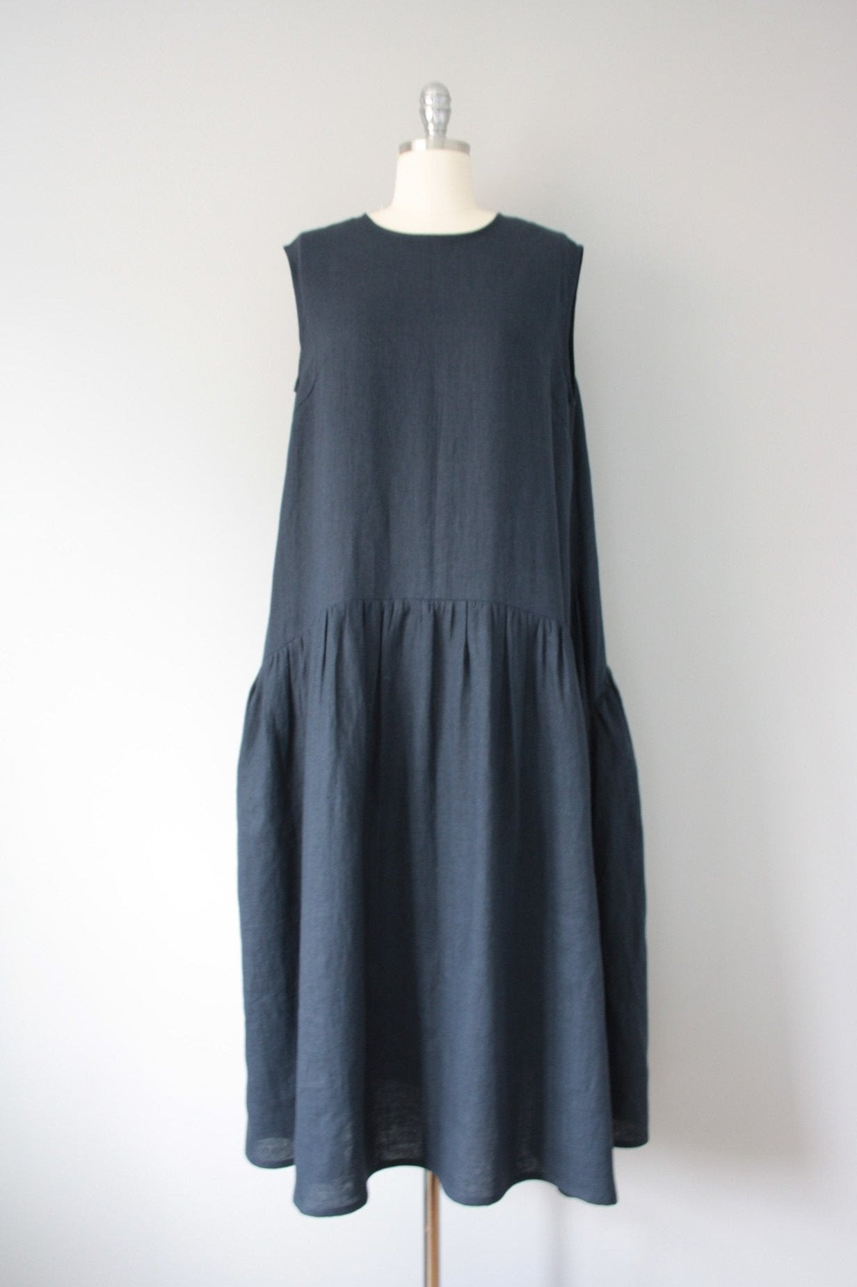 Willow Dress size S linen navy